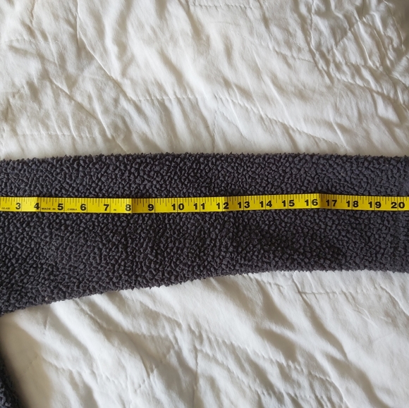 Old Navy Fleece Oversize Teddy Sweater with front pockets 3/4 zip - Picture 5 of 6